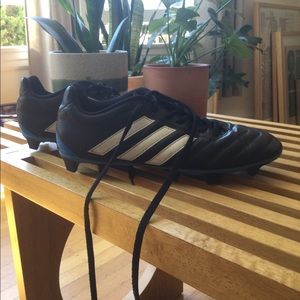 Adidas Soccer Cleats :: Size 7